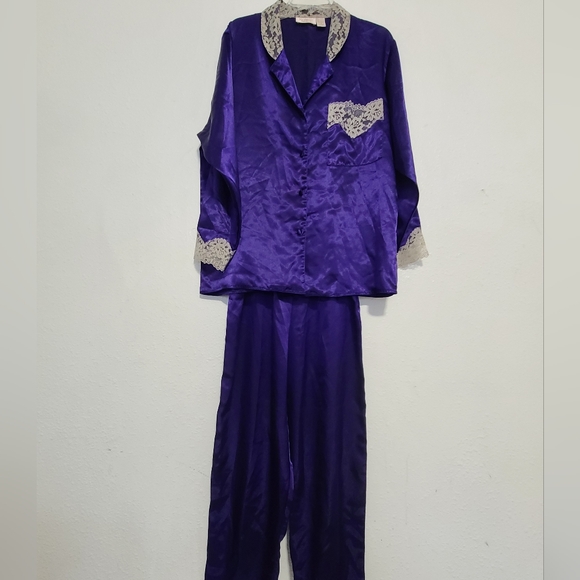 Vintage gold lable Victoria's secret jammie set satin purple - Picture 12 of 13